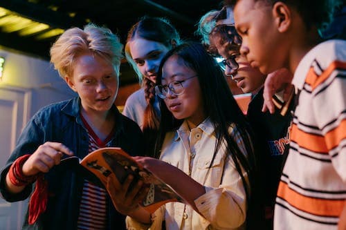 Young People - Jovens